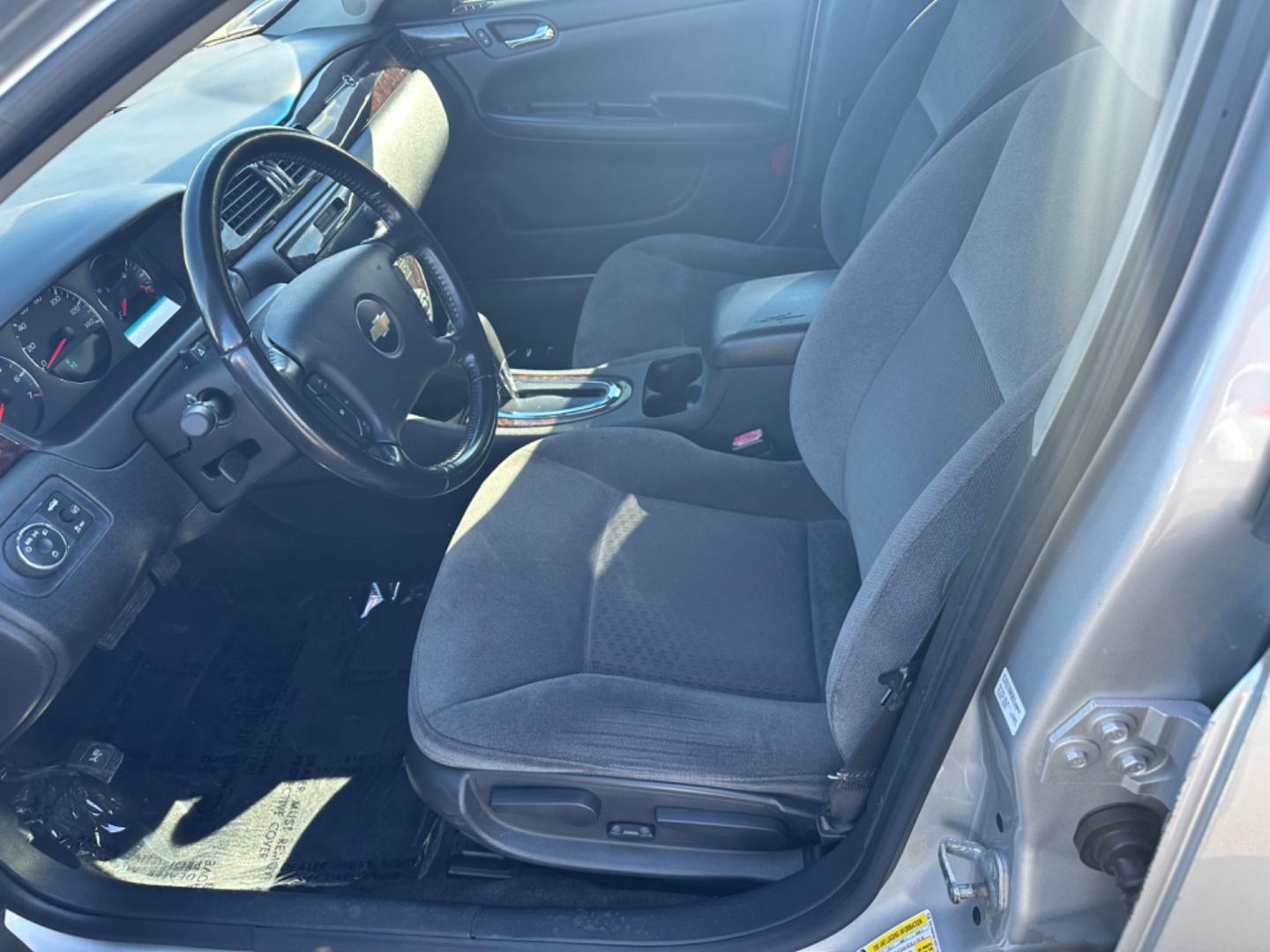 2013 Chevrolet Impala (2G1WB5E39D1) , located at 419 N 18th St., Monroe, LA, 71201, (318) 410-9250, 32.514370, -92.105133 - Photo#1